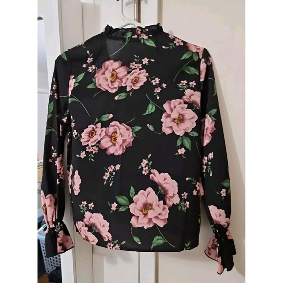 Shein Women's Black And Floral Blouse With Ruffles, Size 2 - Picture 3 of 5